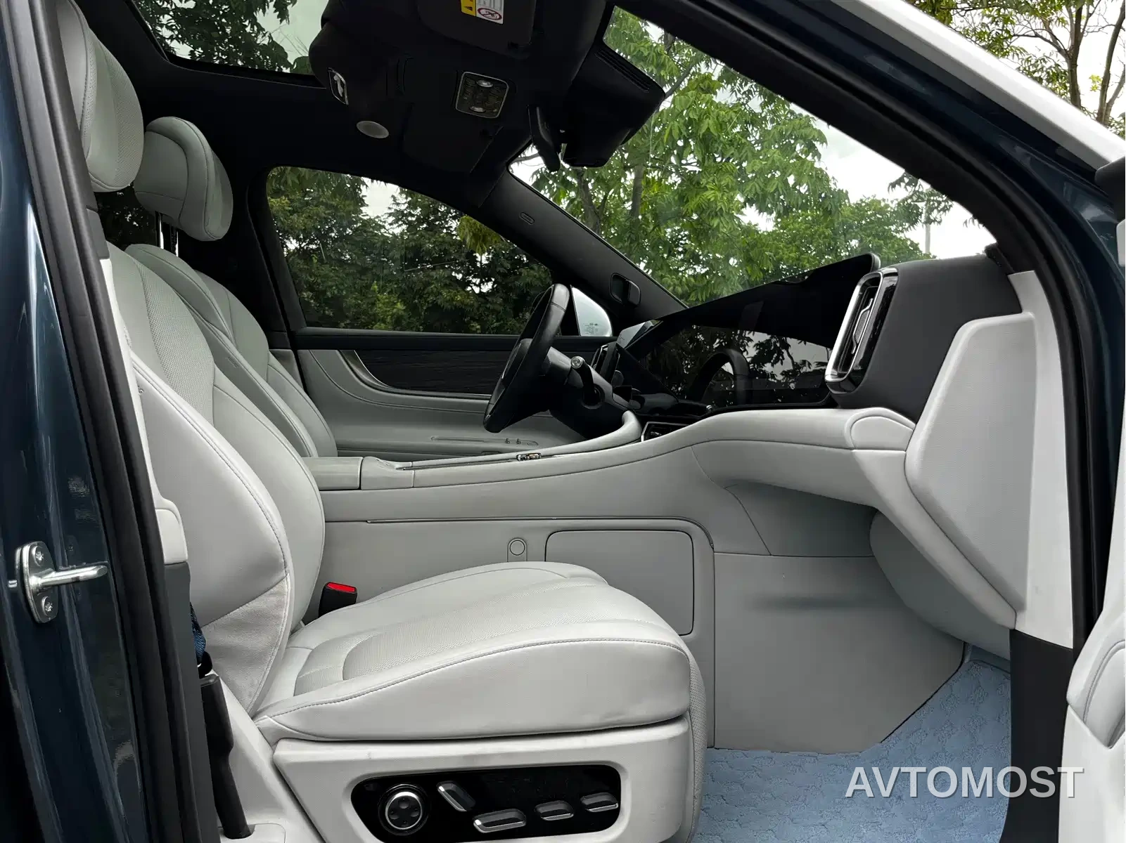 AITO M9 2024 Extended Range Ultra 42kWh 6-Seater — фото 13