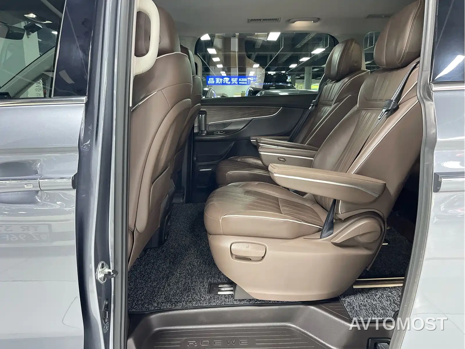 Roewe iMAX8 EV 2022 Silver Edition — фото 8