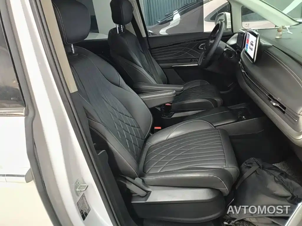 SAIC Maxus Dajia 9 2022 Model Long Range Oasis 7-Seater — фото 20