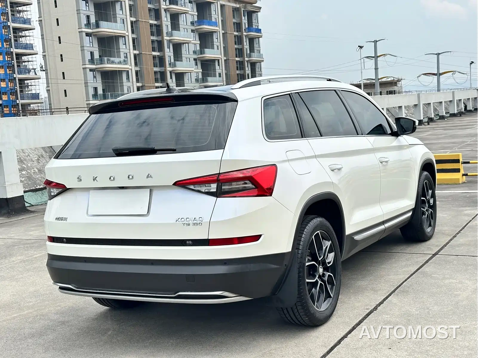 Škoda Kodiaq 2021 TSI330 5-seat 2WD Luxury Premium — фото 4