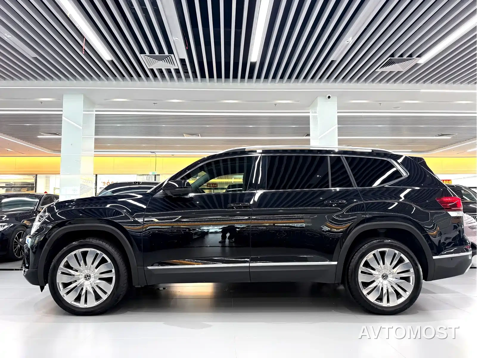 Volkswagen Teramont 2024 380TSI 4WD Dragon Glory Edition — фото 2
