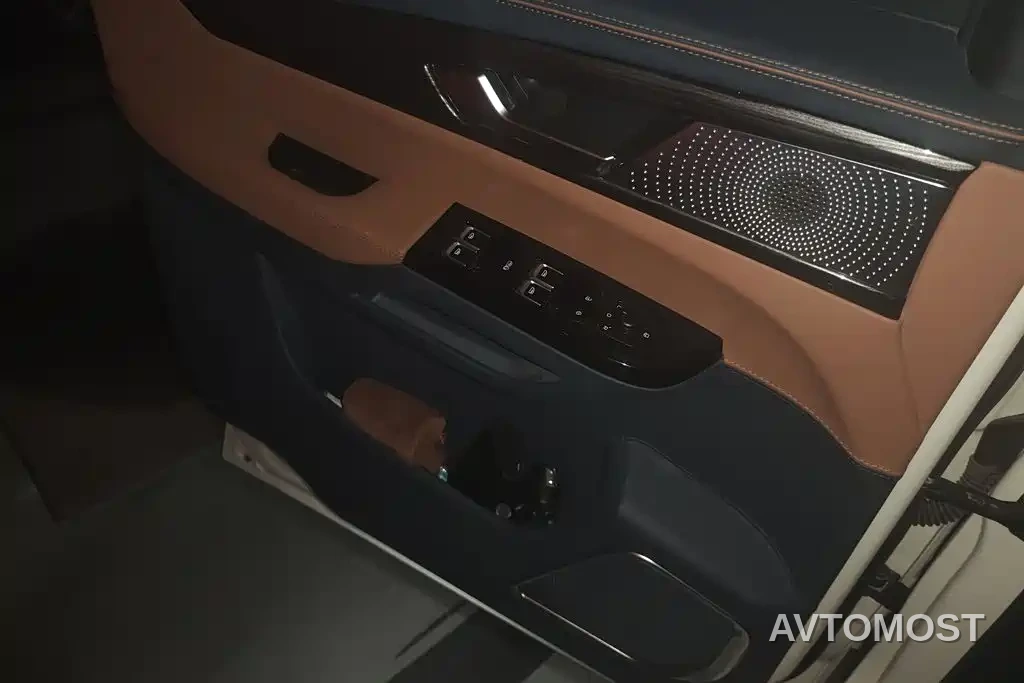 LEVC TX 2022 TX5 Extended Range Urban Lounge Edition — фото 7