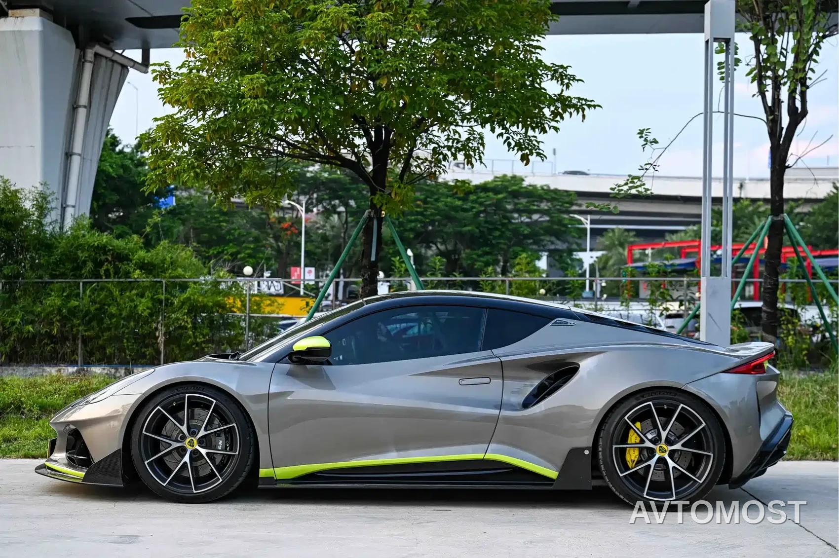 Lotus Cars EMIRA 2021 2.0T DCT First Edition — фото 2