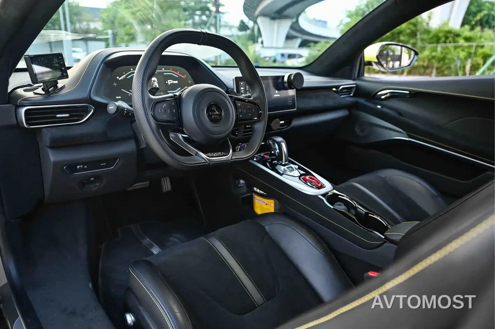 Lotus Cars EMIRA 2021 2.0T DCT First Edition — фото 6