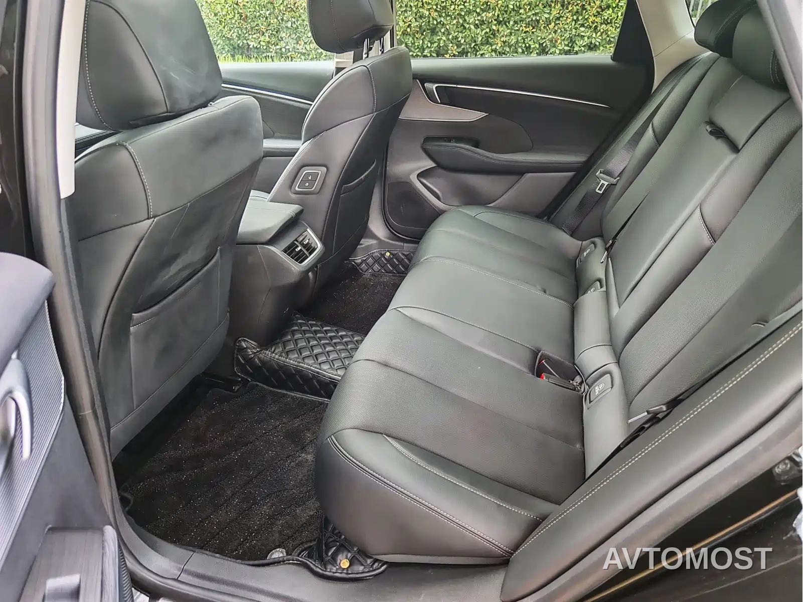 Buick LaCrosse 2026 Model 28T Platinum Edition — фото 8