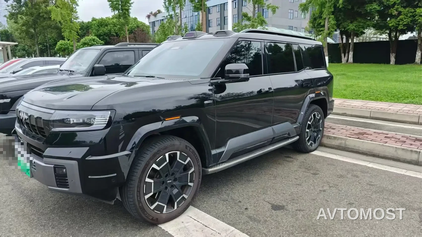 Fang Cheng Bao Leopard 8 2025 Zhiyong Flagship 7-Seater — фото 1