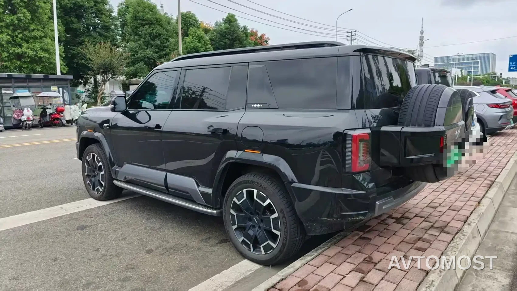 Fang Cheng Bao Leopard 8 2025 Zhiyong Flagship 7-Seater — фото 7