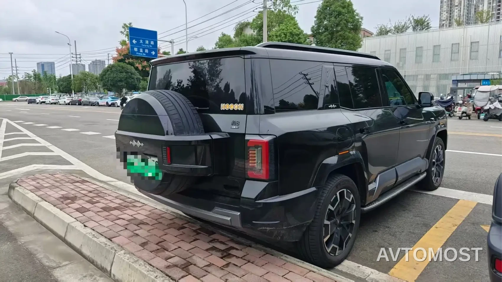 Fang Cheng Bao Leopard 8 2025 Zhiyong Flagship 7-Seater — фото 9