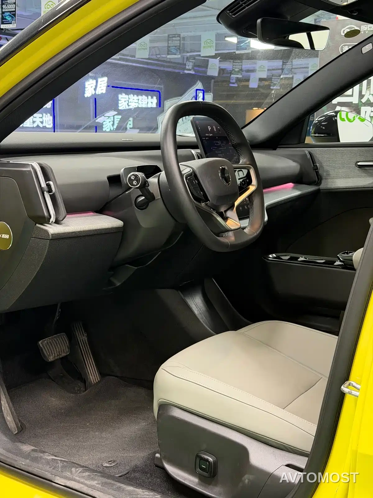 Volvo EX30 2025 RWD Long Range Ultra — фото 6