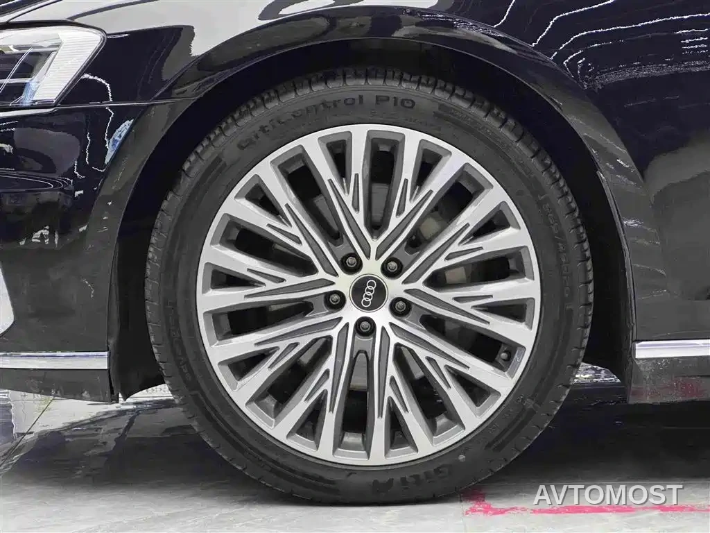 Audi A8 2021 A8L 50 TFSI quattro Comfort — фото 4