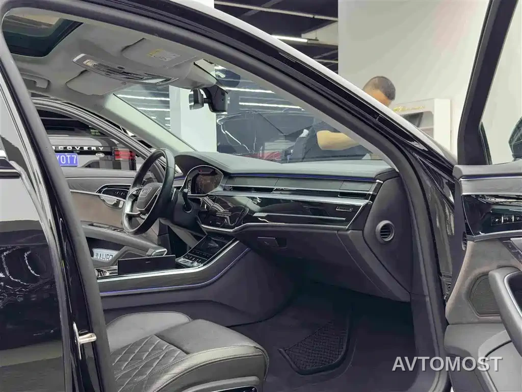 Audi A8 2021 A8L 50 TFSI quattro Comfort — фото 8