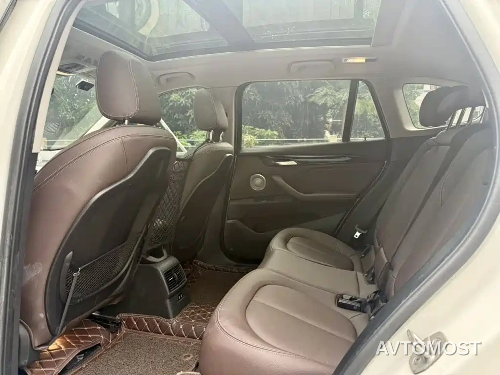 BMW X1 New Energy 2020 xDrive30Le Premium Edition — фото 6