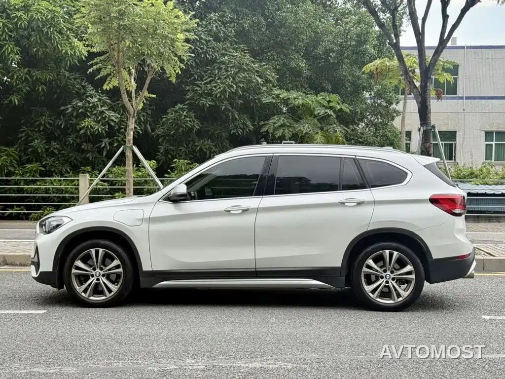 BMW X1 New Energy 2020 xDrive30Le Premium Edition — фото 7