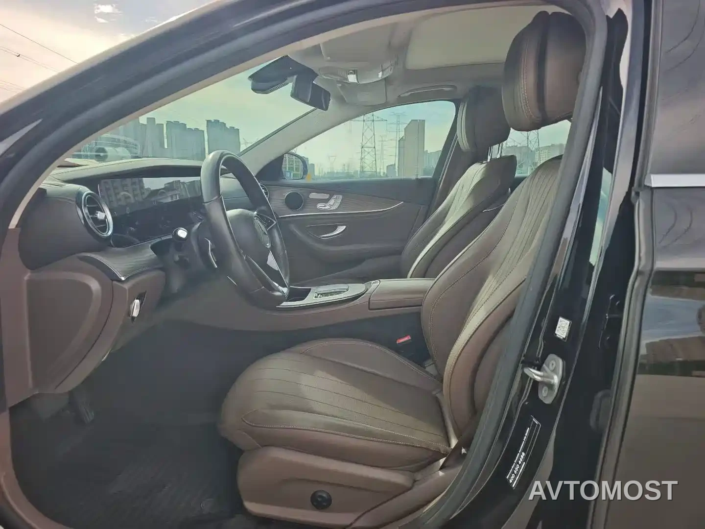 Mercedes-Benz E-Class New Energy 2021 E 350 e L Plug-in Hybrid Sedan — фото 2