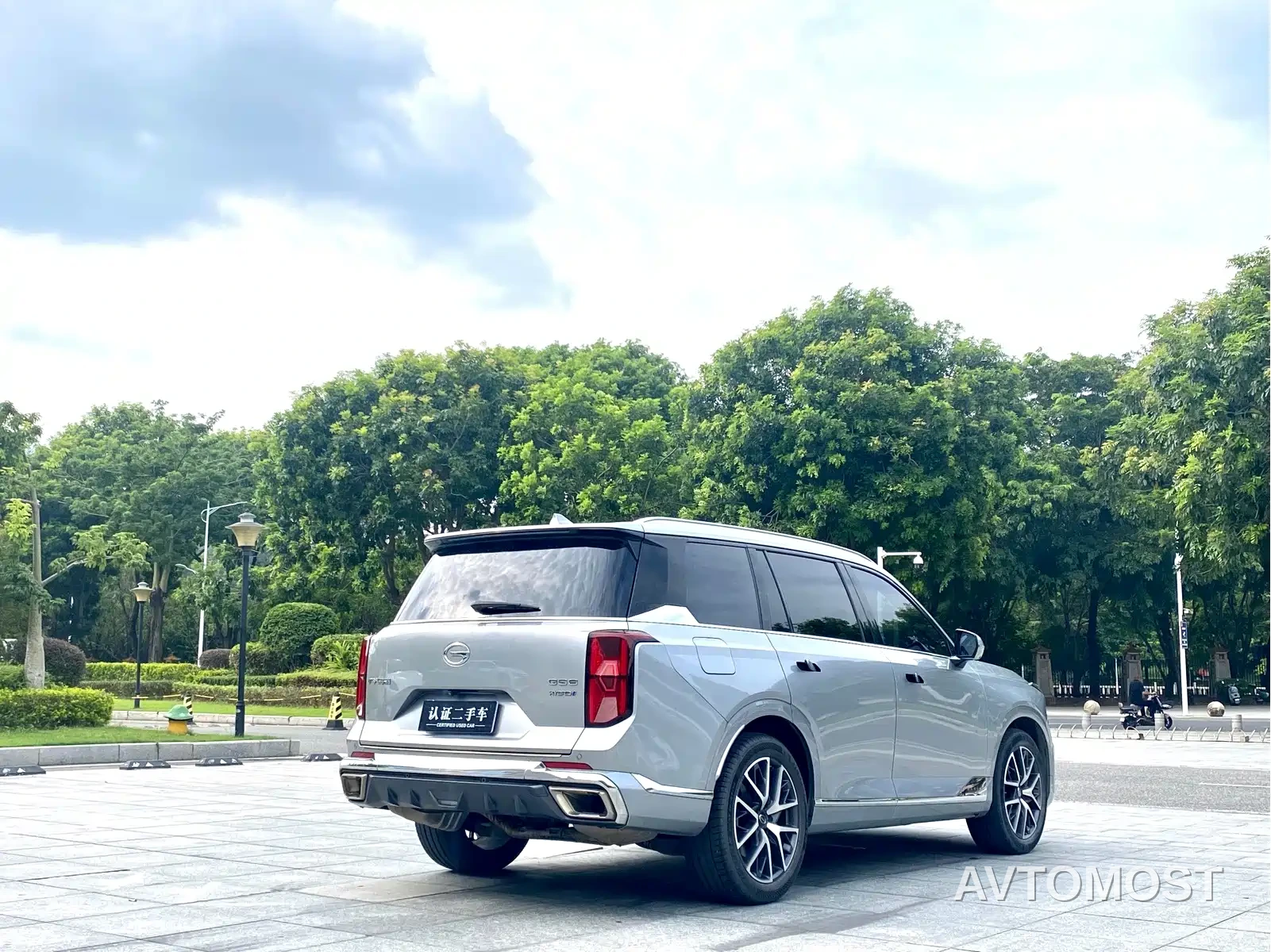 GAC Trumpchi GS8 2022 Dual Engine Series 2.0TM 2WD Premium Edition (6-Seater) — фото 7