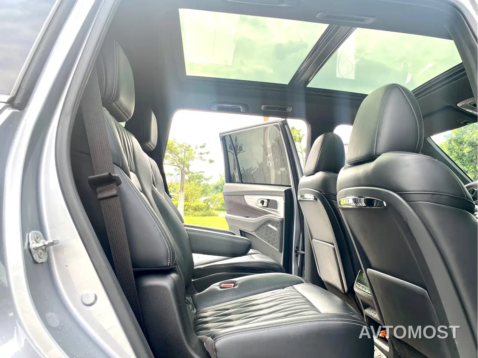 GAC Trumpchi GS8 2022 Dual Engine Series 2.0TM 2WD Premium Edition (6-Seater) — фото 12