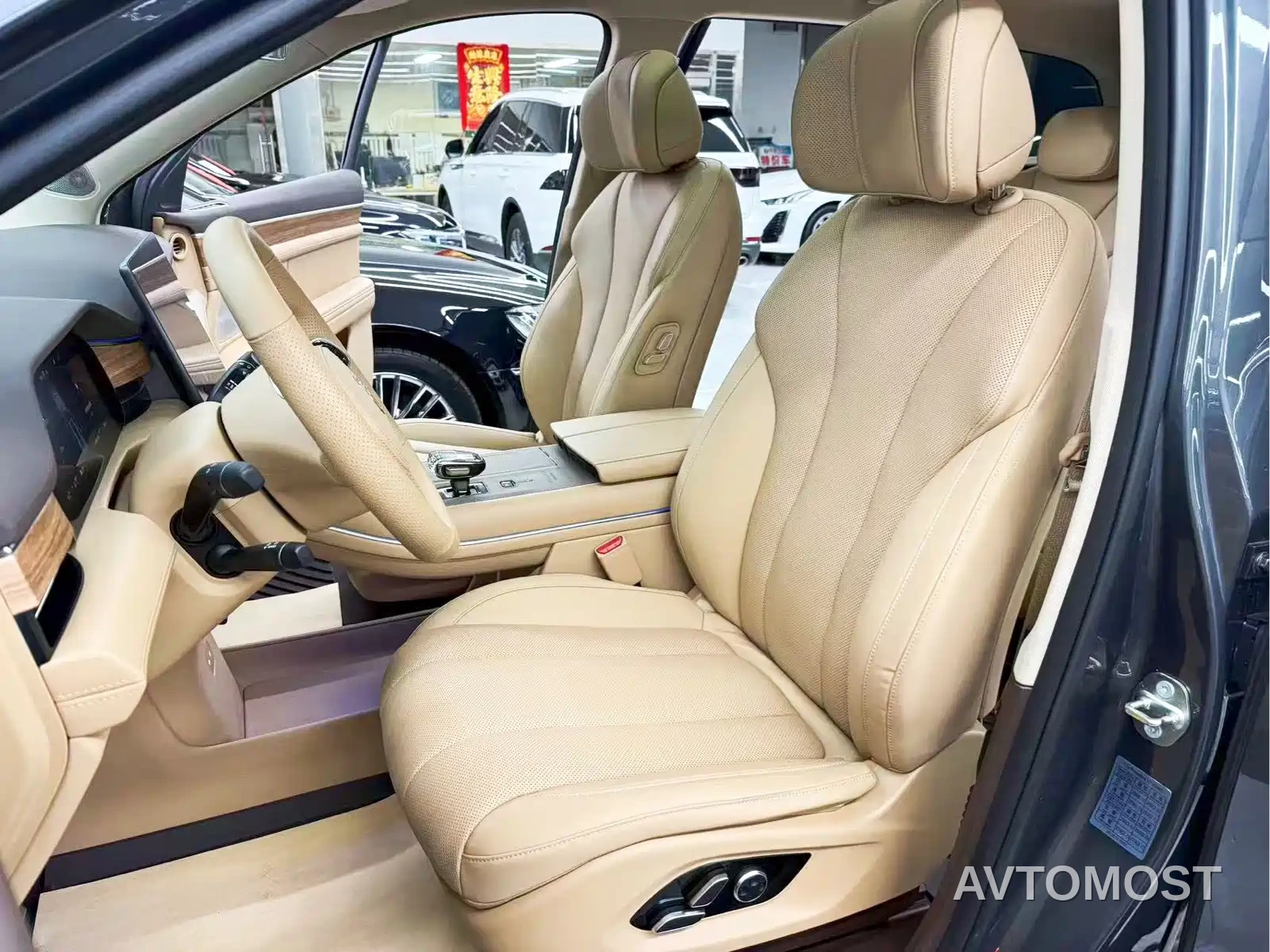 AITO M7 2024 1.5T Smart AWD Max Edition 5-Seater — фото 13