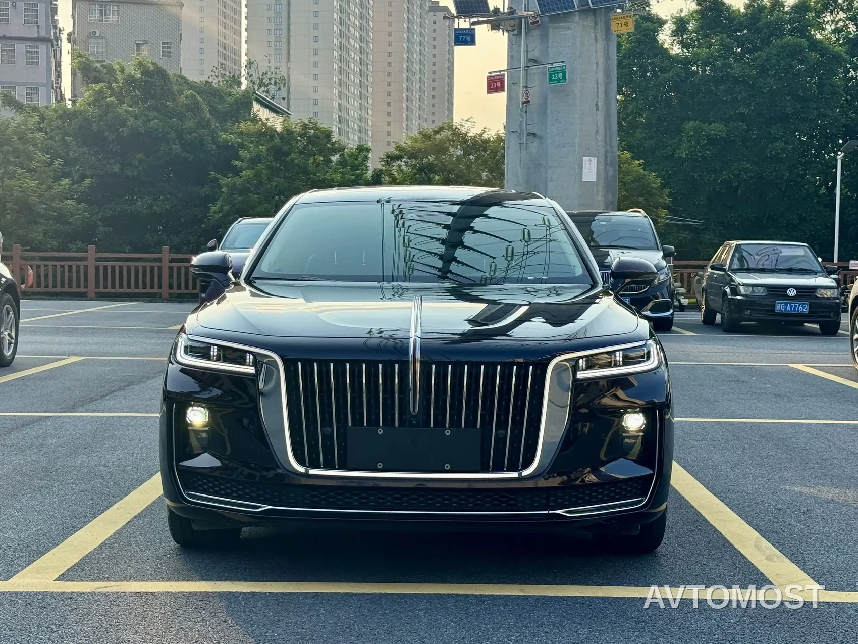 Hongqi H9 2023 Model 2.0T Smart Connect Flagship Edition — фото 3