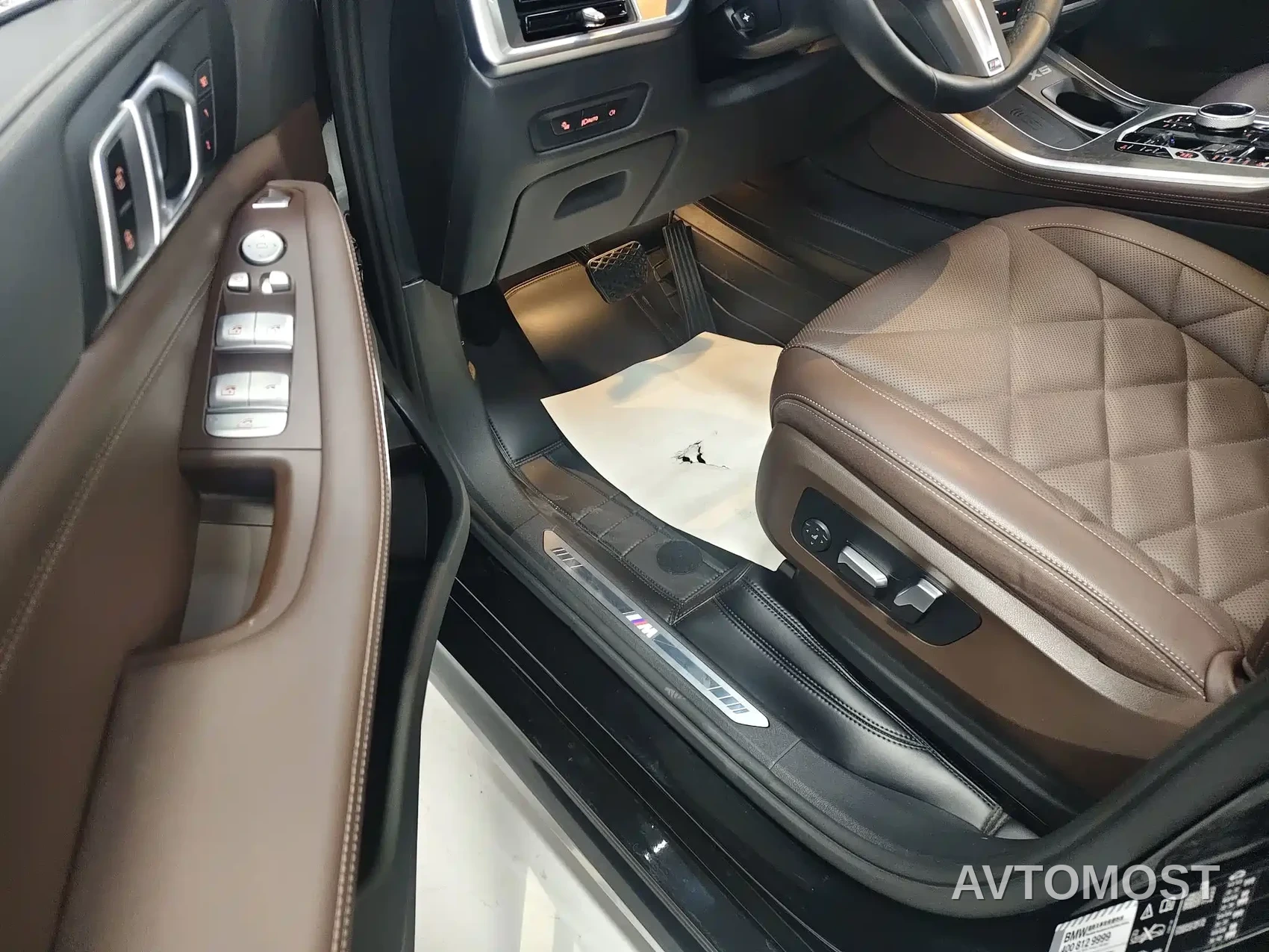 BMW X5 2023 xDrive 30Li Premium M Sport Black Night Package — фото 3