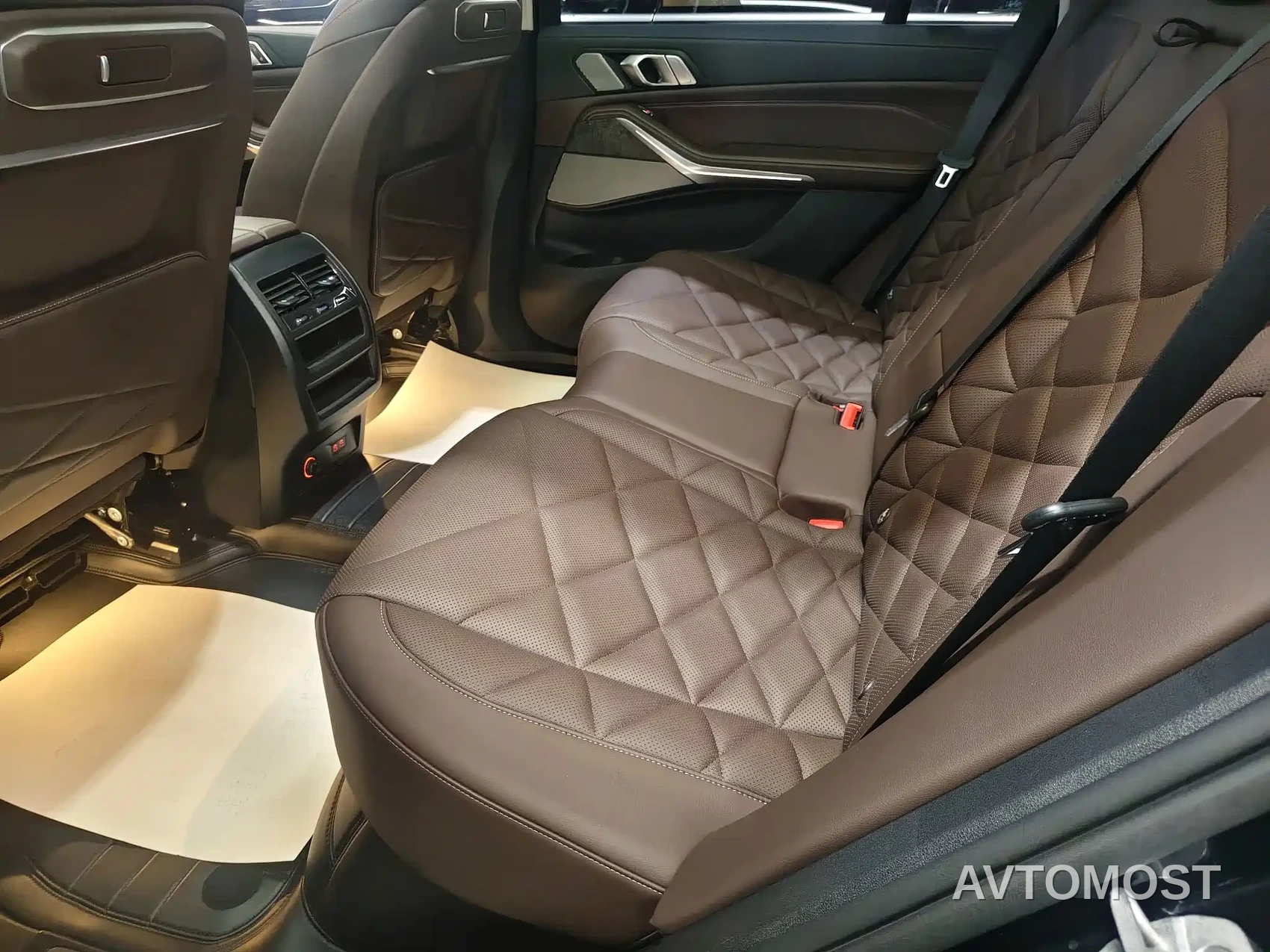 BMW X5 2023 xDrive 30Li Premium M Sport Black Night Package — фото 5