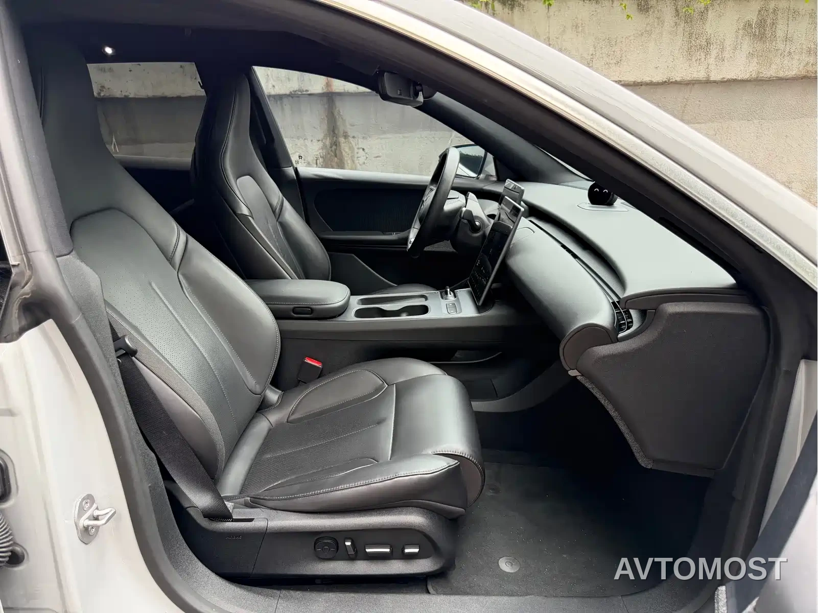 NIO ET5T 2024 75kWh Touring — фото 12