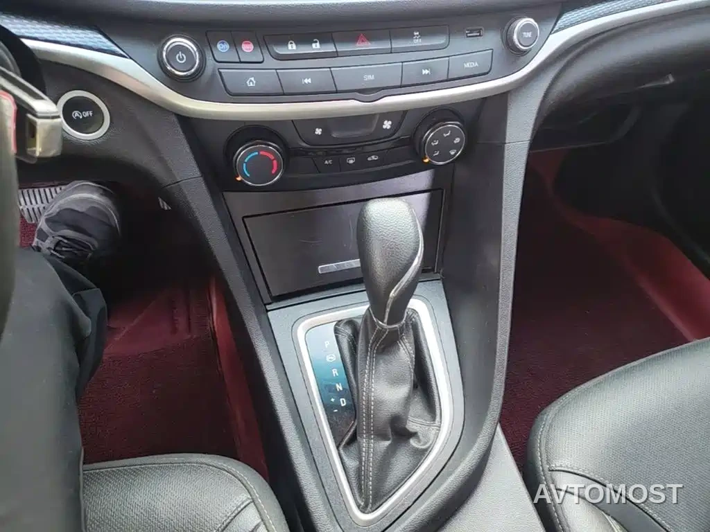 Buick Excelle 2021 Facelift 1.3T Auto Mild Hybrid Elite — фото 12