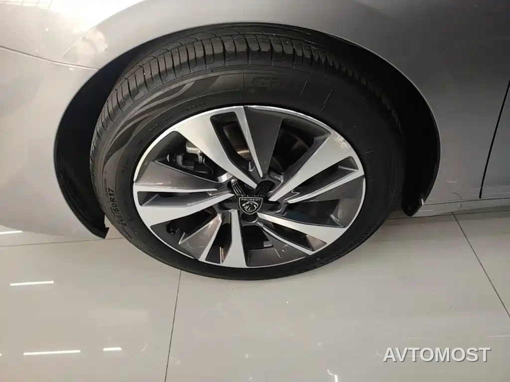 Peugeot 408 2022 1.6T Light Chaser Edition — фото 18