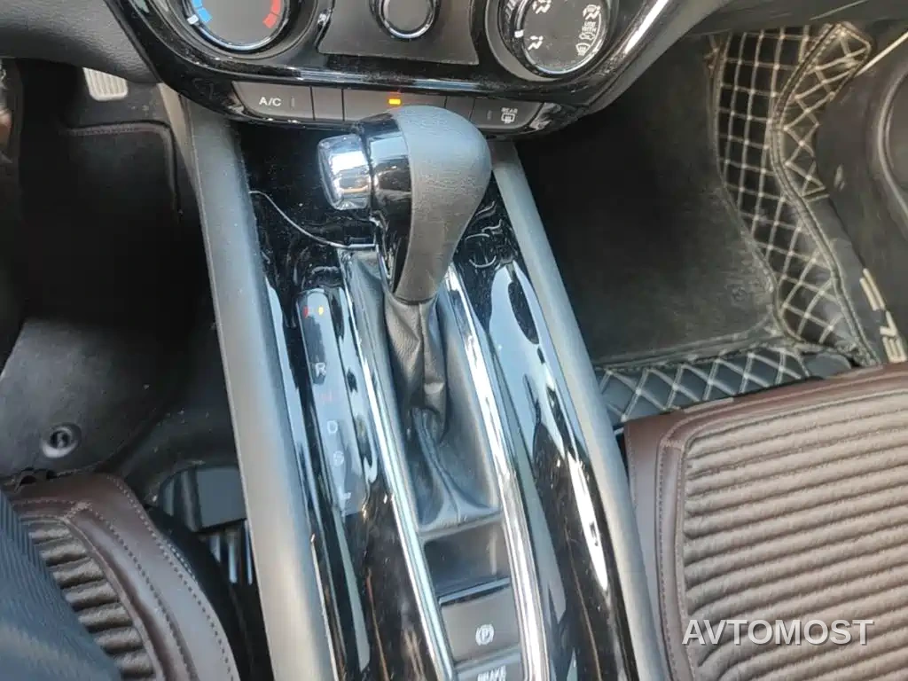 Honda Vezel 2020 1.5L CVT Pioneer — фото 13