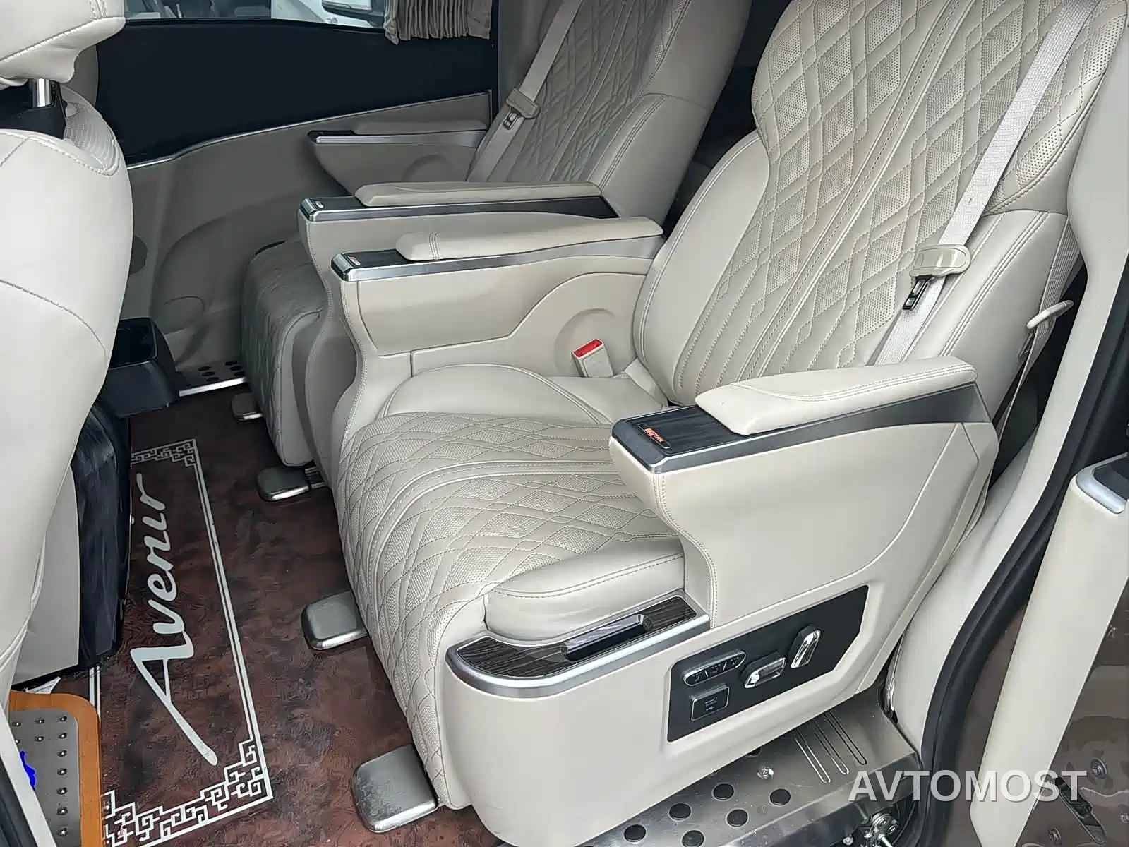 Buick GL8 2021 Land Business Class 652T Comfort — фото 4