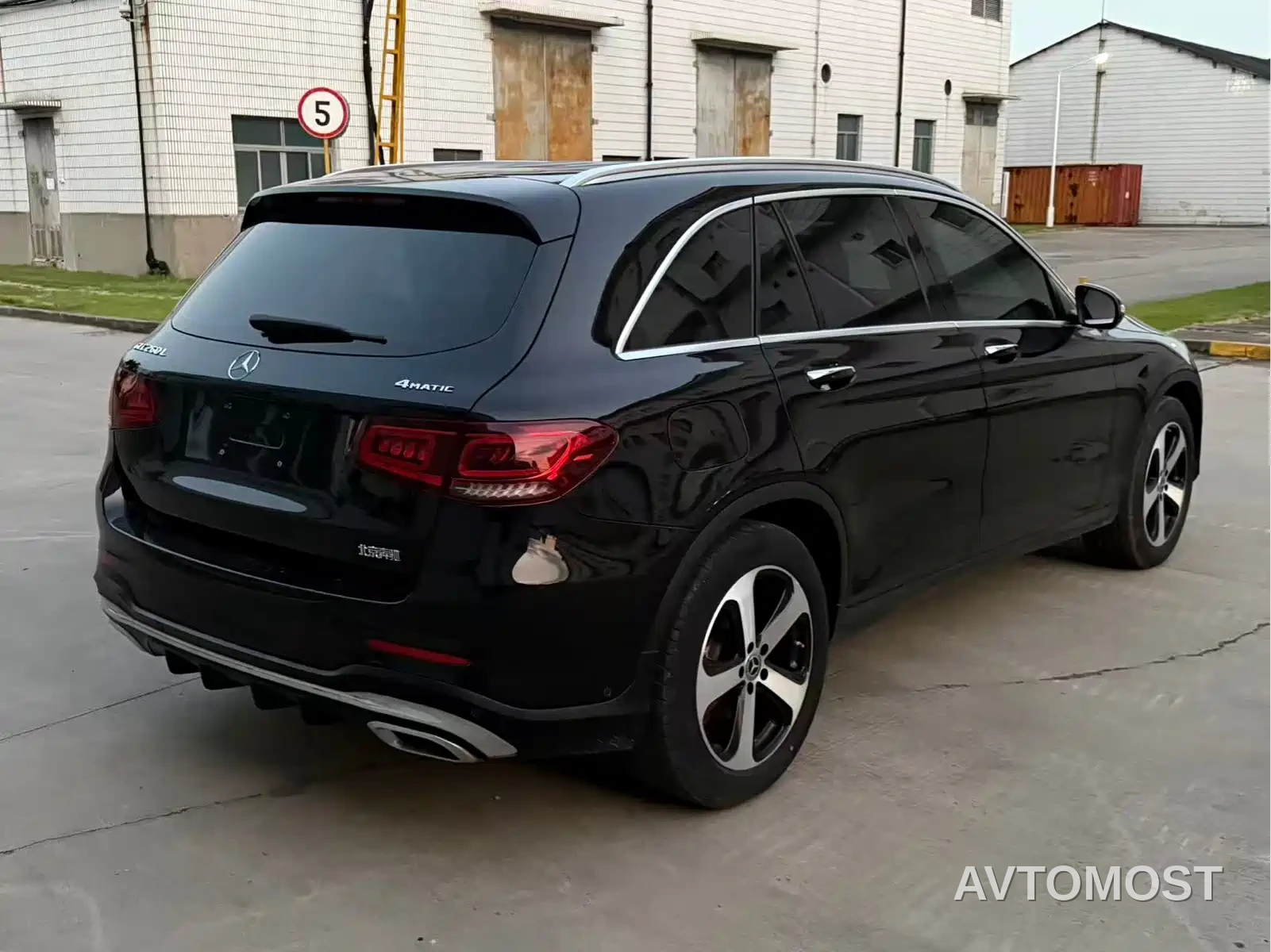Mercedes-Benz GLC 2022 Facelift II GLC 260 L 4MATIC Sport Model — фото 4