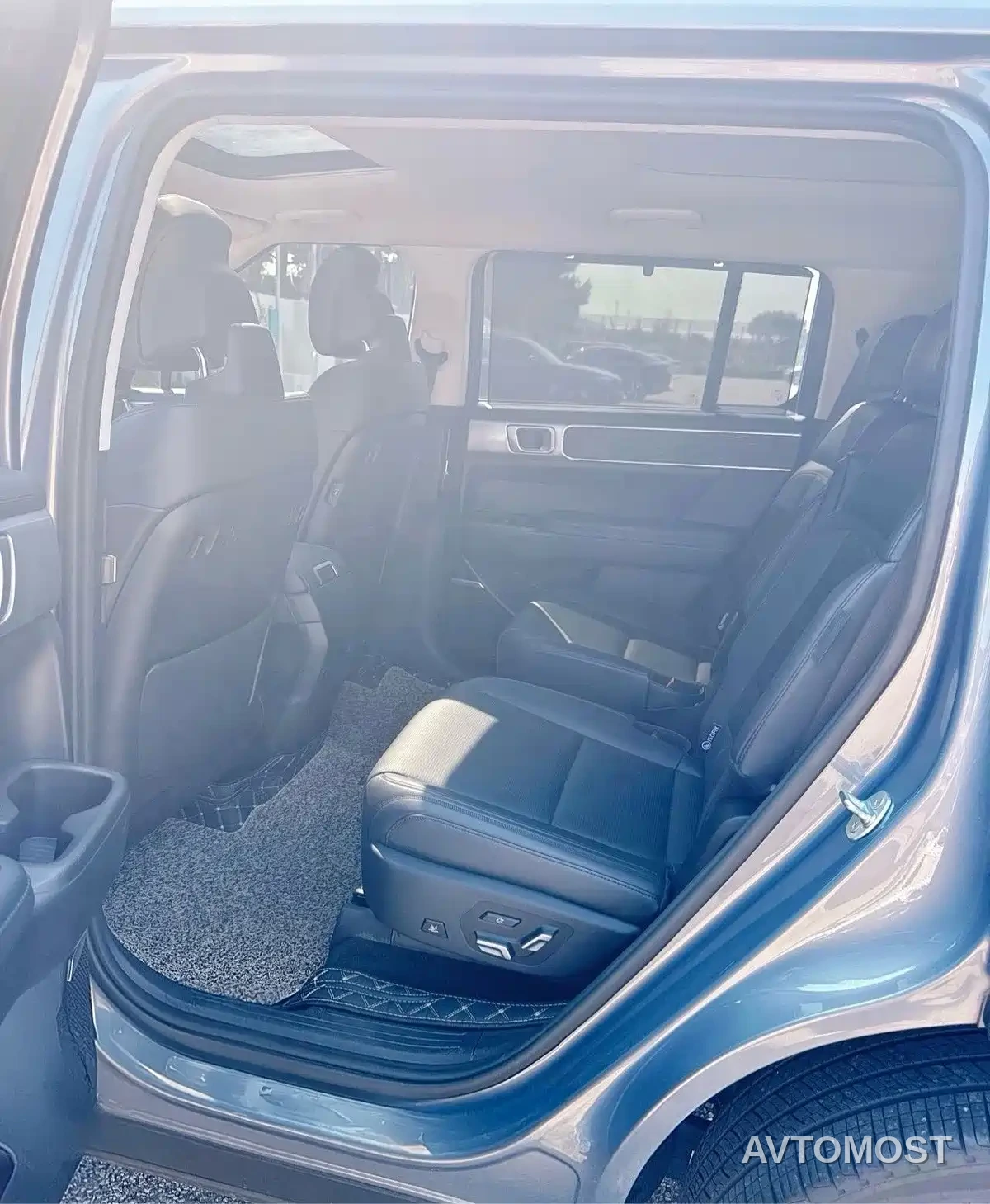 Hyundai Santa Fe 2024 2.0T Connoisseur Ultra — фото 6