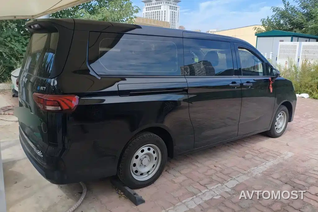 BAW (Beijing Automobile Works) Ruisheng Ace M7 EV 2025 270KM Startup Edition 7-Seater — фото 3