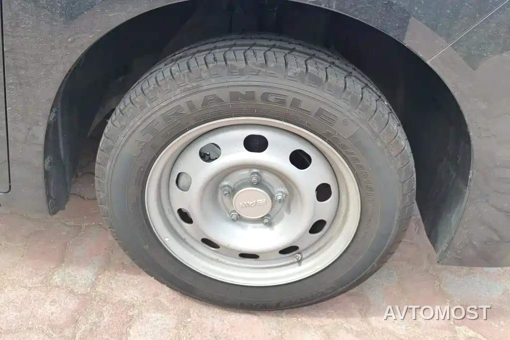 BAW (Beijing Automobile Works) Ruisheng Ace M7 EV 2025 270KM Startup Edition 7-Seater — фото 6