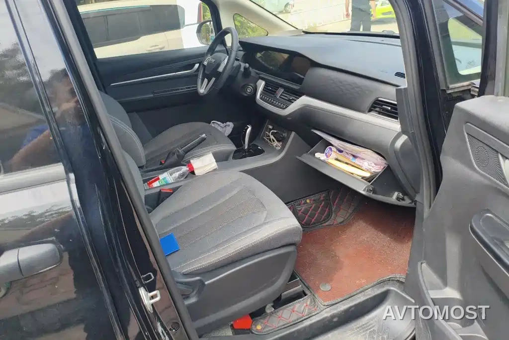 BAW (Beijing Automobile Works) Ruisheng Ace M7 EV 2025 270KM Startup Edition 7-Seater — фото 8