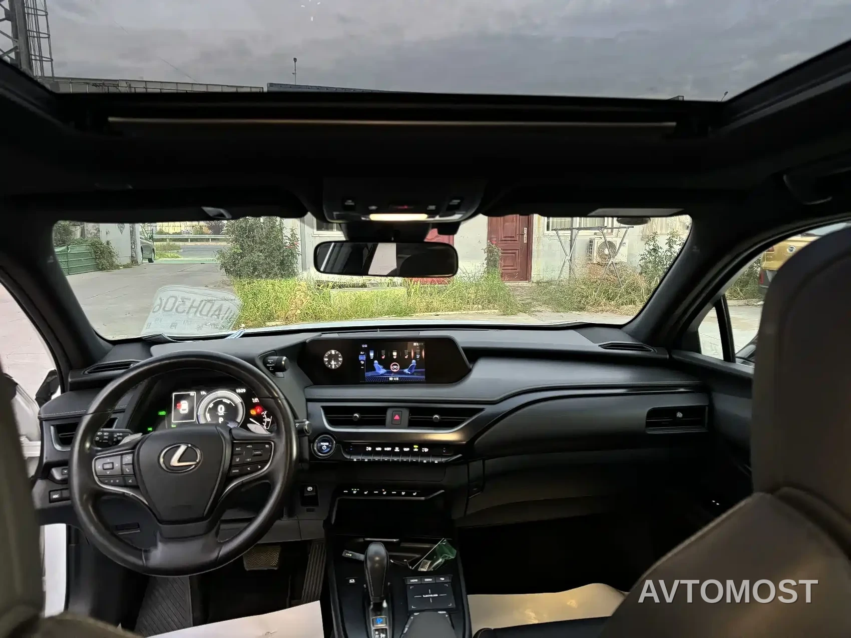 Lexus UX Electric 2020 300e Pure Enjoyment Edition — фото 8