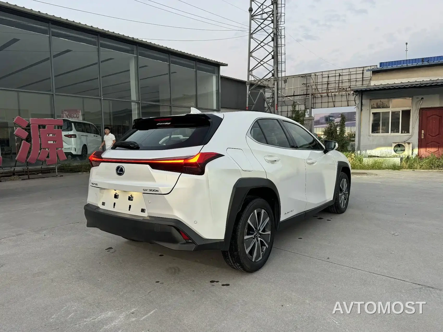 Lexus UX Electric 2020 300e Pure Enjoyment Edition — фото 12