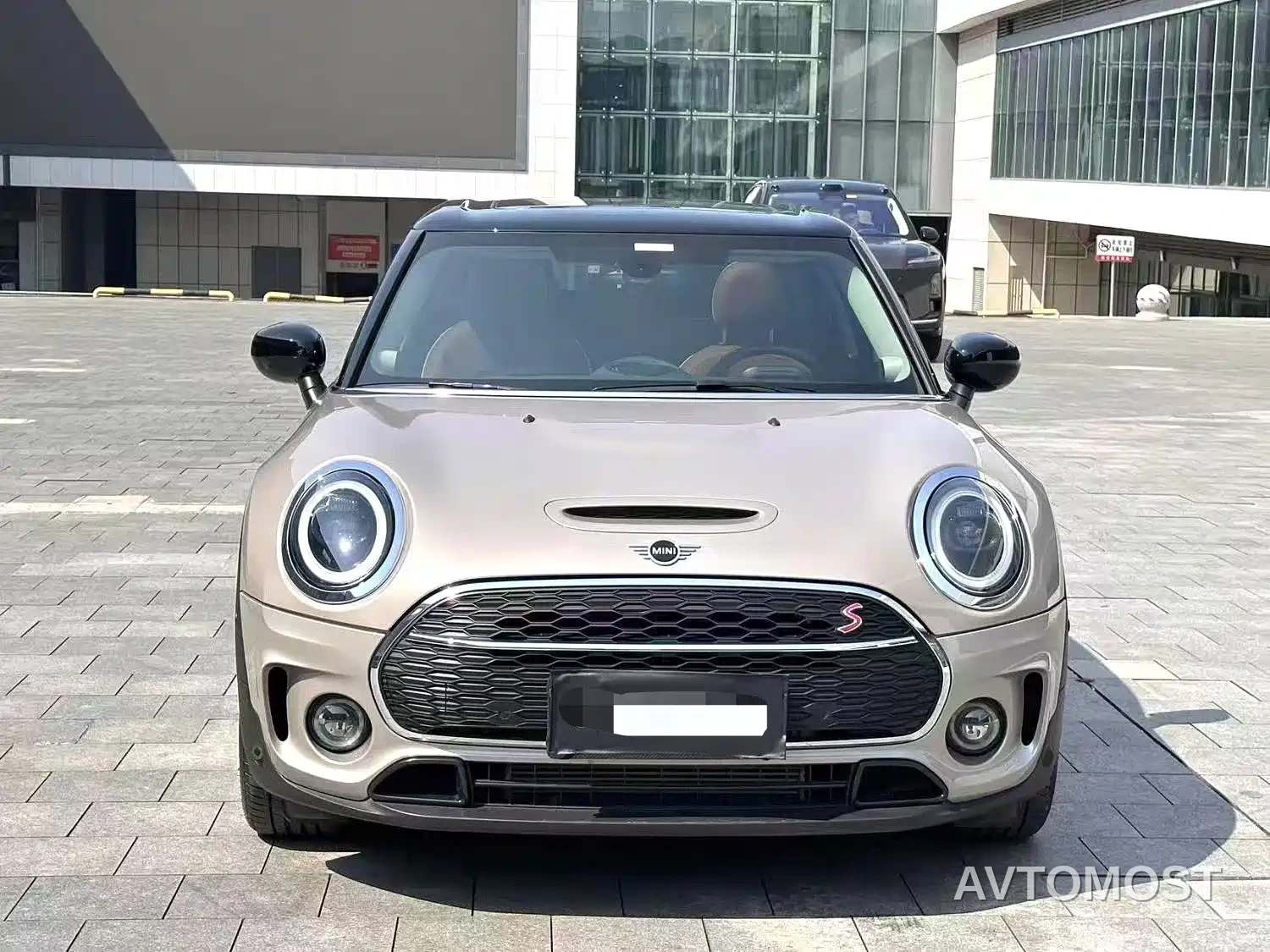 MINI CLUBMAN 2023 2.0T COOPER S Connoisseur — фото 2