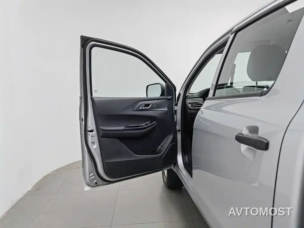 Jiangling Baodian 2023 2.5T Diesel 2WD Comfort Edition Flatbed Long Wheelbase JX4D25A6L — фото 6