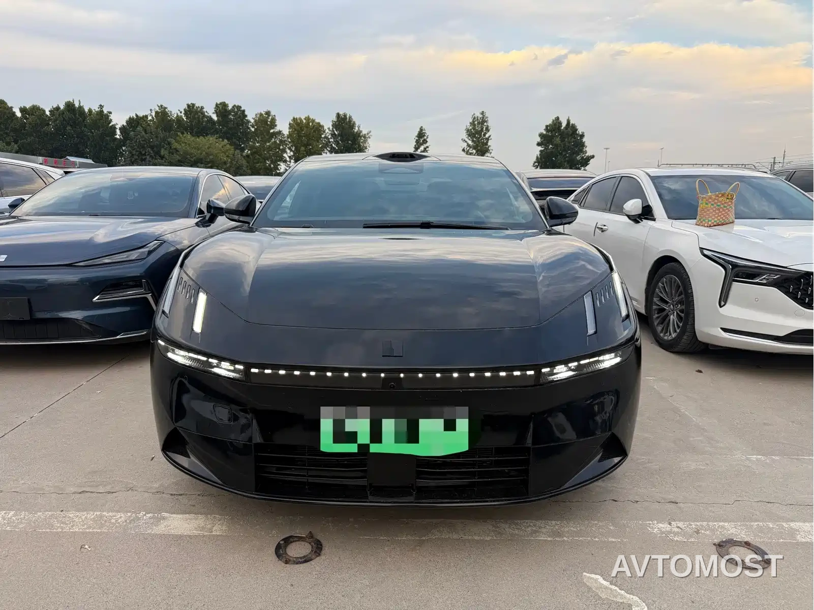 Lynk & Co 10 EM-P 2025 Model 120km Base Version — фото 2