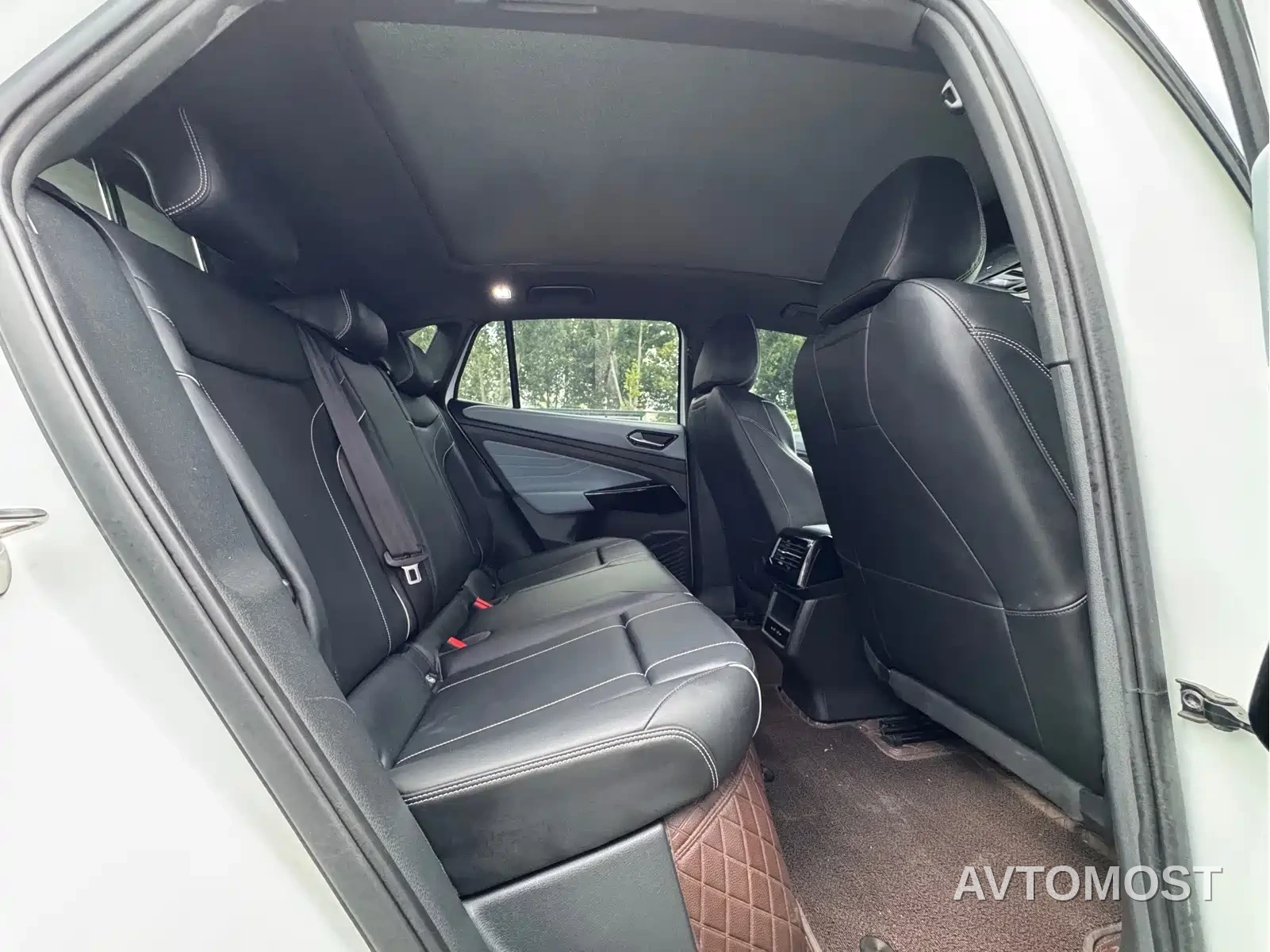 Volkswagen ID.4 X 2024 Pure Intelligent Edition — фото 6
