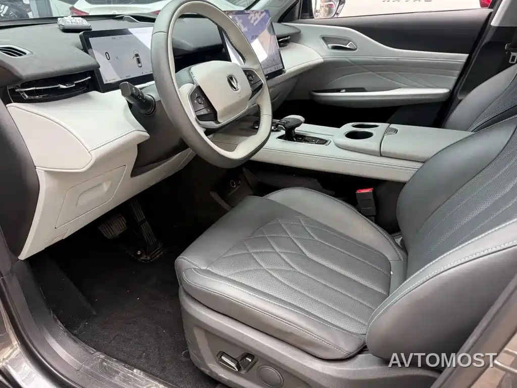 Changan UNI-Z New Energy 2024 Blue Whale Smart Electric iDD 125km Excellence Model — фото 2