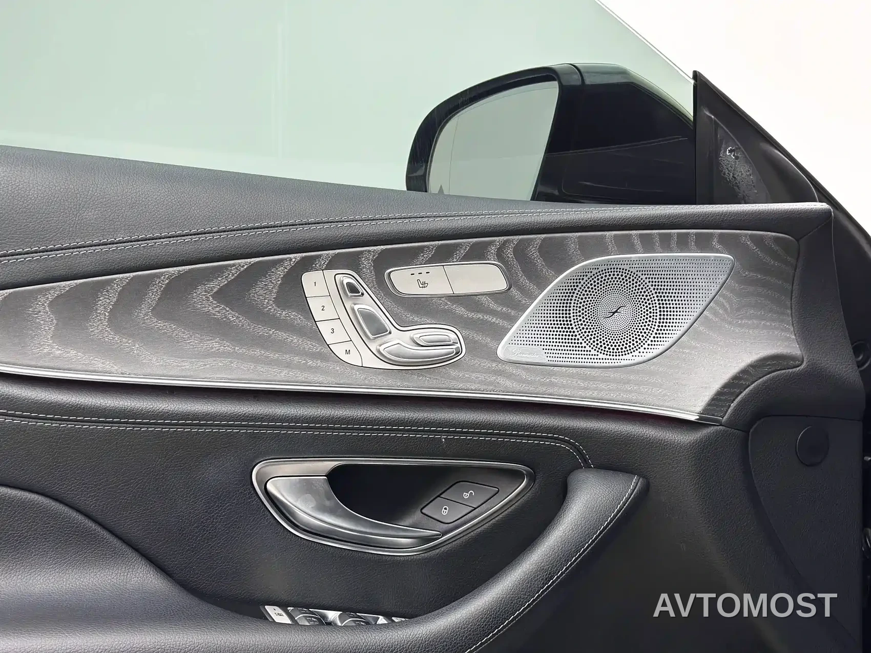 Mercedes-Benz CLS 2021 CLS 300 Luxury — фото 15