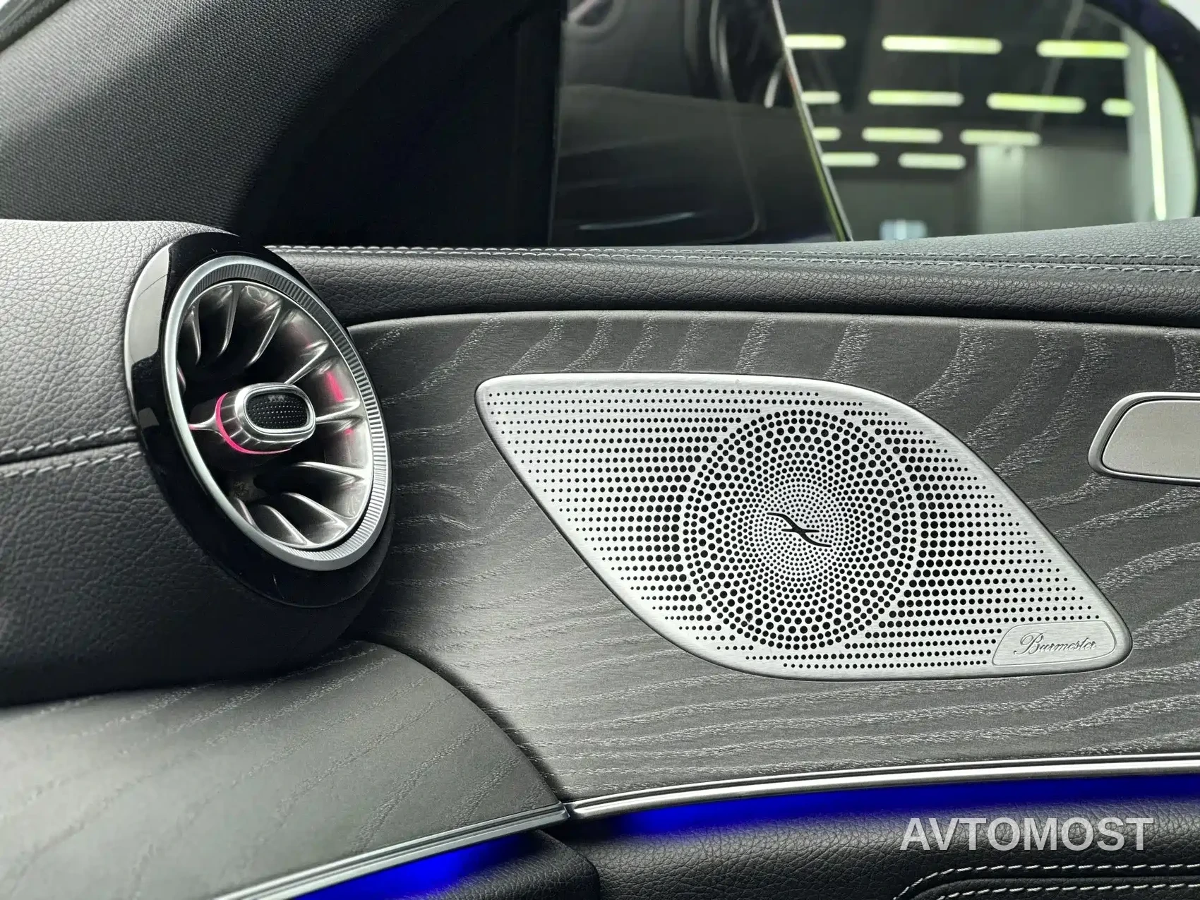 Mercedes-Benz CLS 2021 CLS 300 Luxury — фото 16