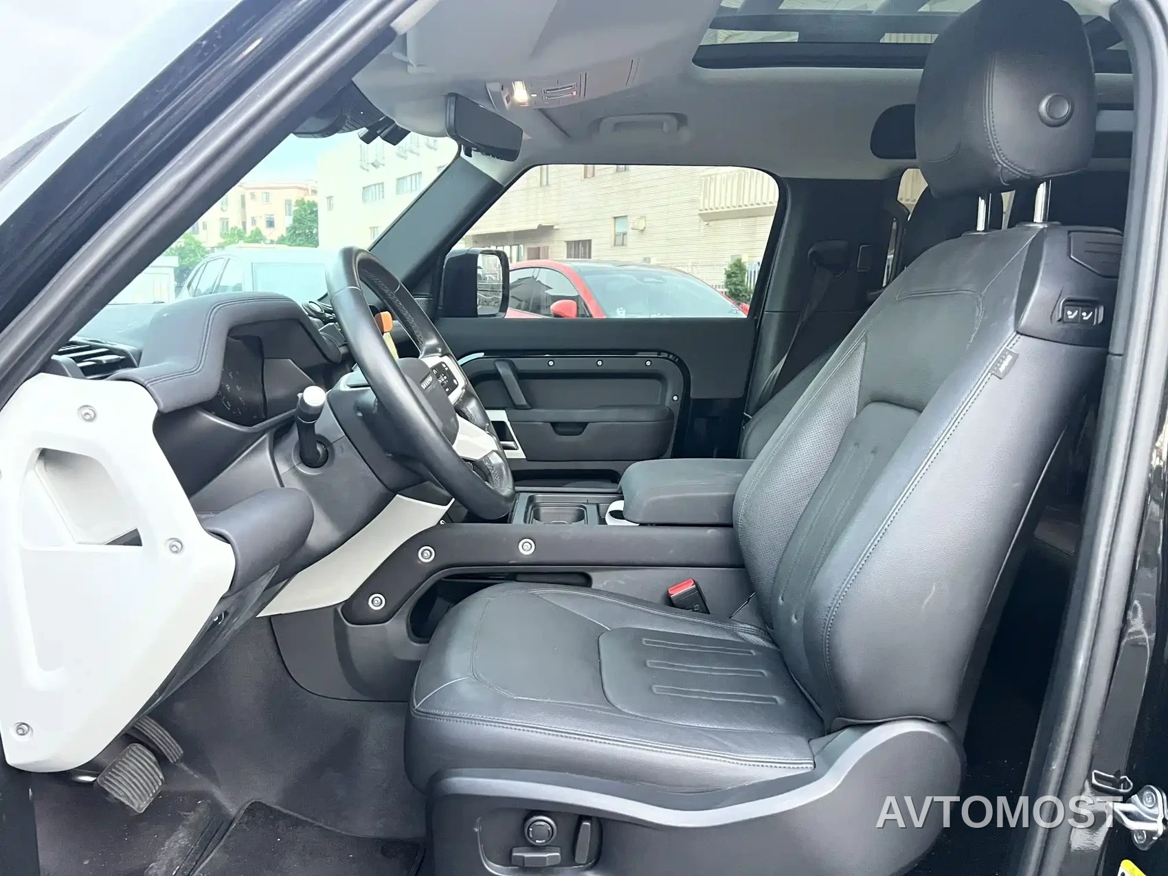 Land Rover Defender 2022 Model 90 3.0T P400 XS — фото 6