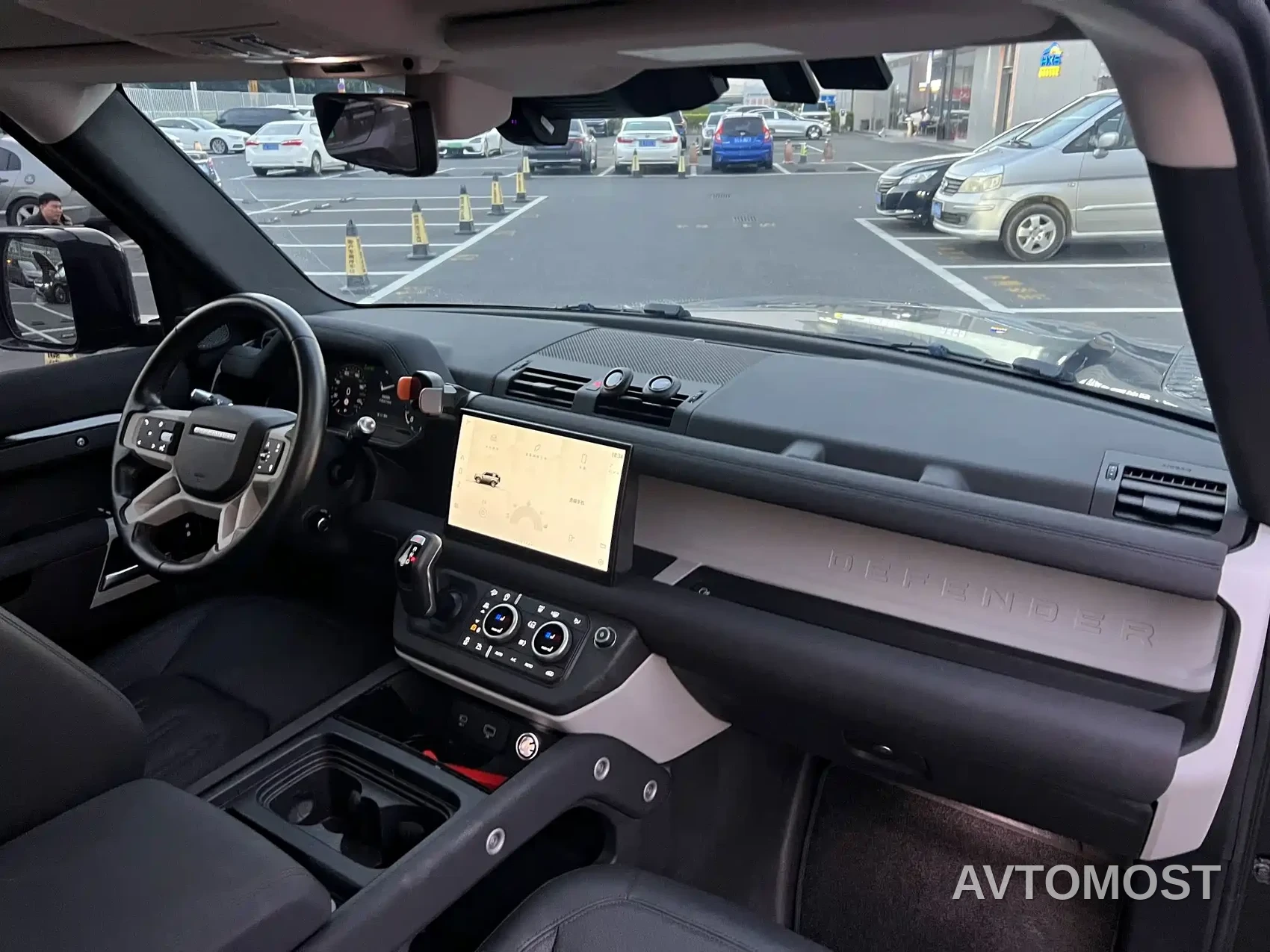 Land Rover Defender 2022 Model 90 3.0T P400 XS — фото 14