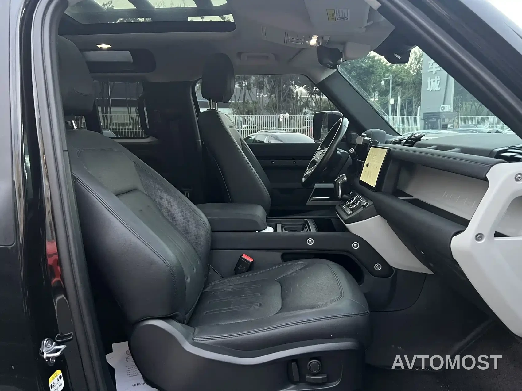Land Rover Defender 2022 Model 90 3.0T P400 XS — фото 15