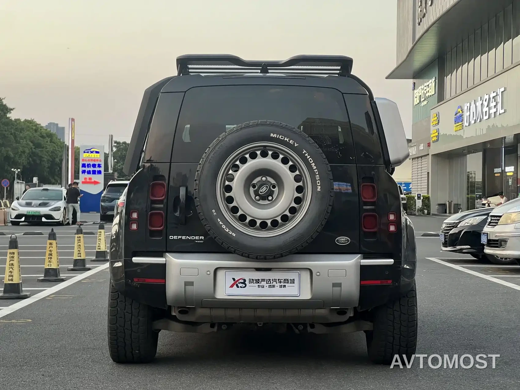 Land Rover Defender 2022 Model 90 3.0T P400 XS — фото 18