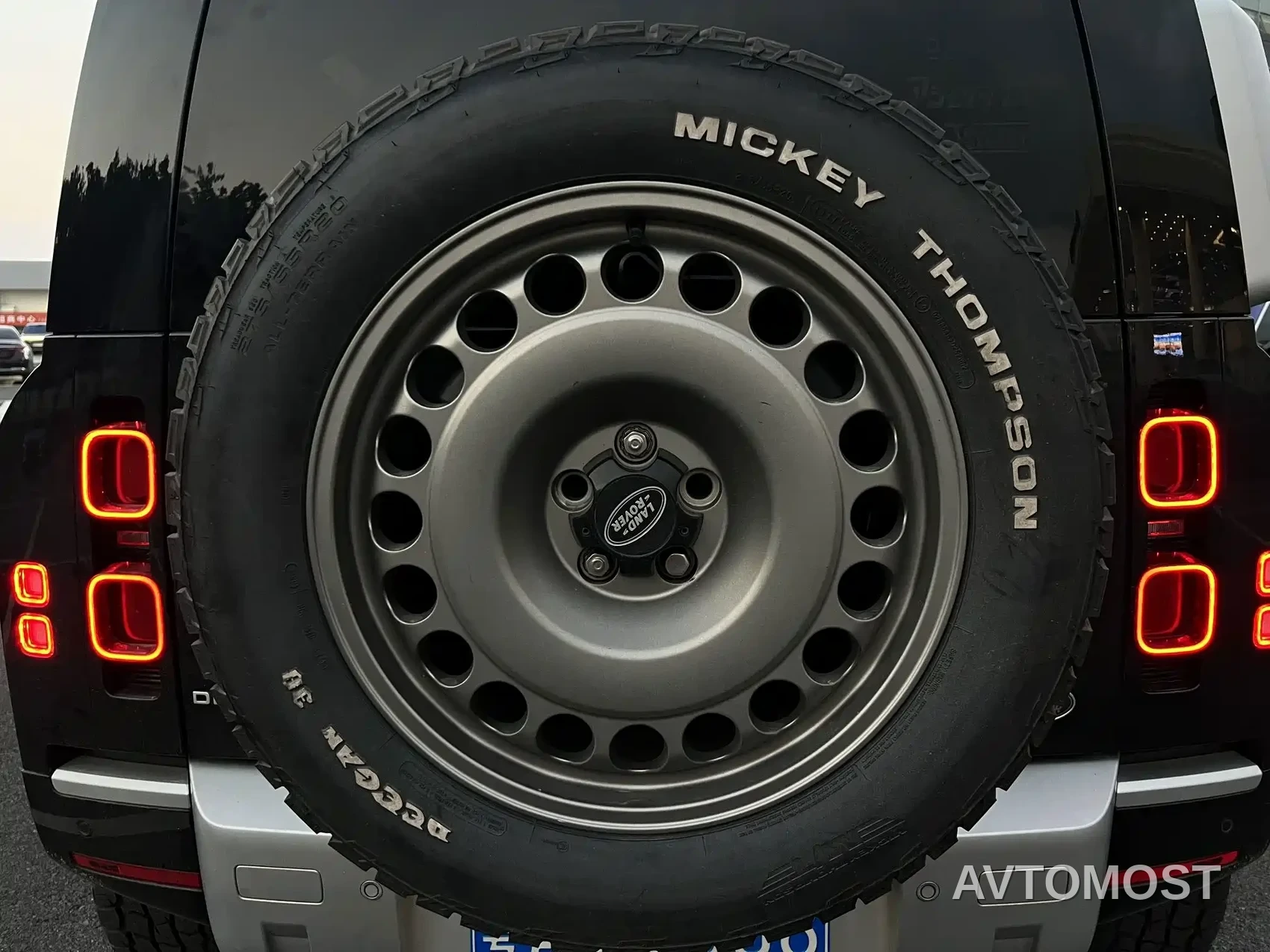 Land Rover Defender 2022 Model 90 3.0T P400 XS — фото 21