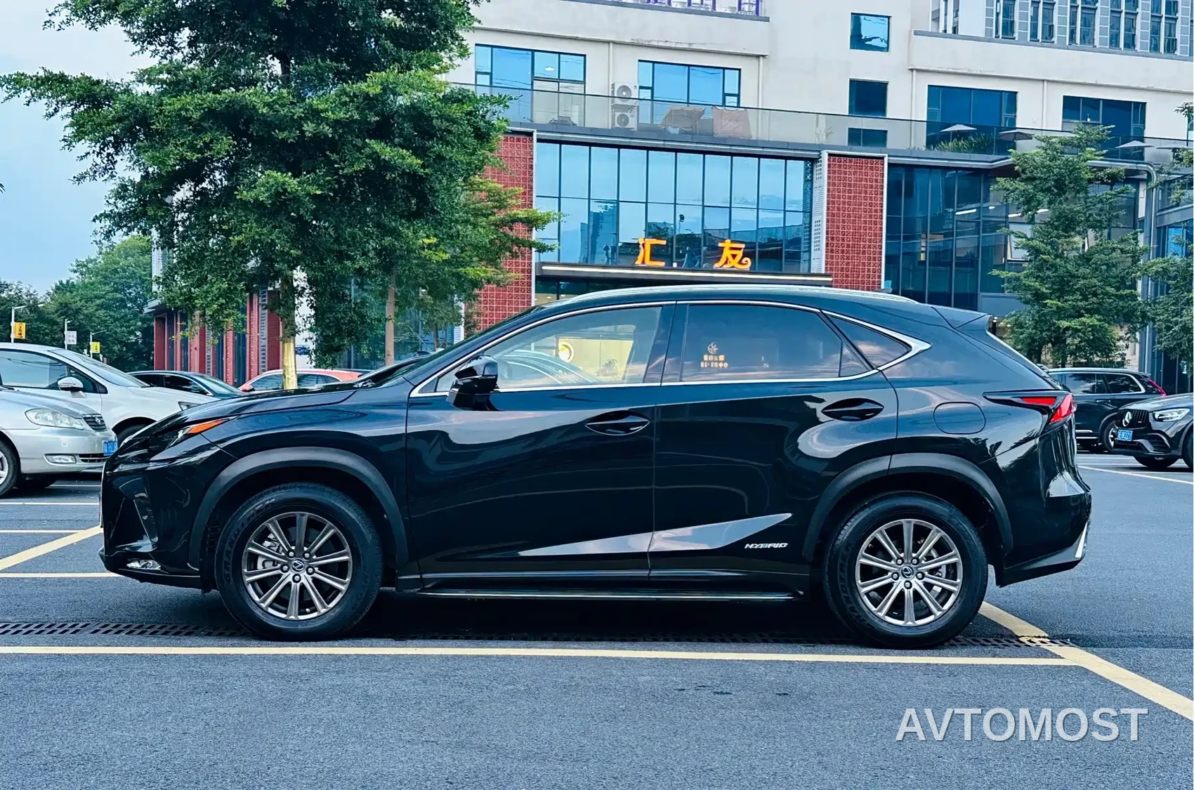 Lexus NX 2020 300h FWD F Sport China VI — фото 2