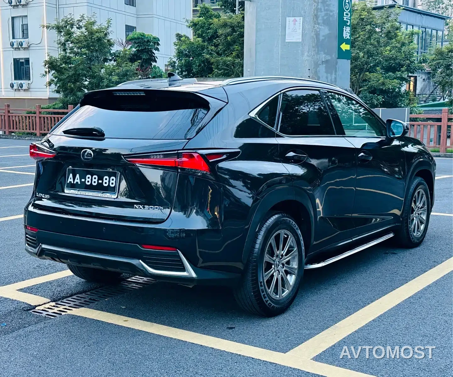 Lexus NX 2020 300h FWD F Sport China VI — фото 5